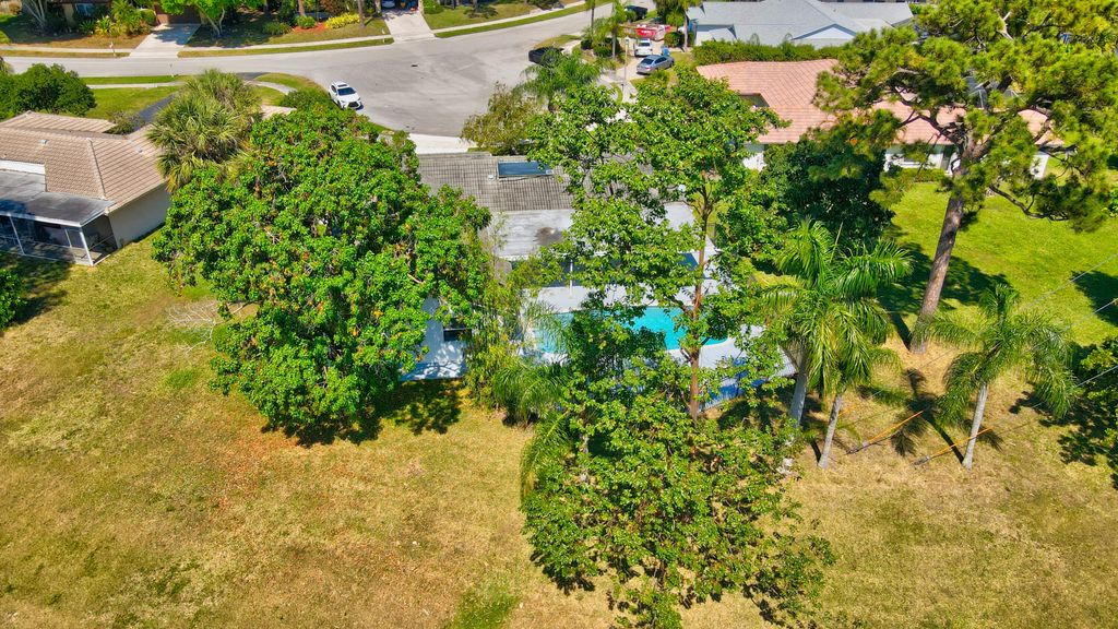Image 43 of property listing at 2334 Timbercreek Circle NW, Boca Raton, FL 33431