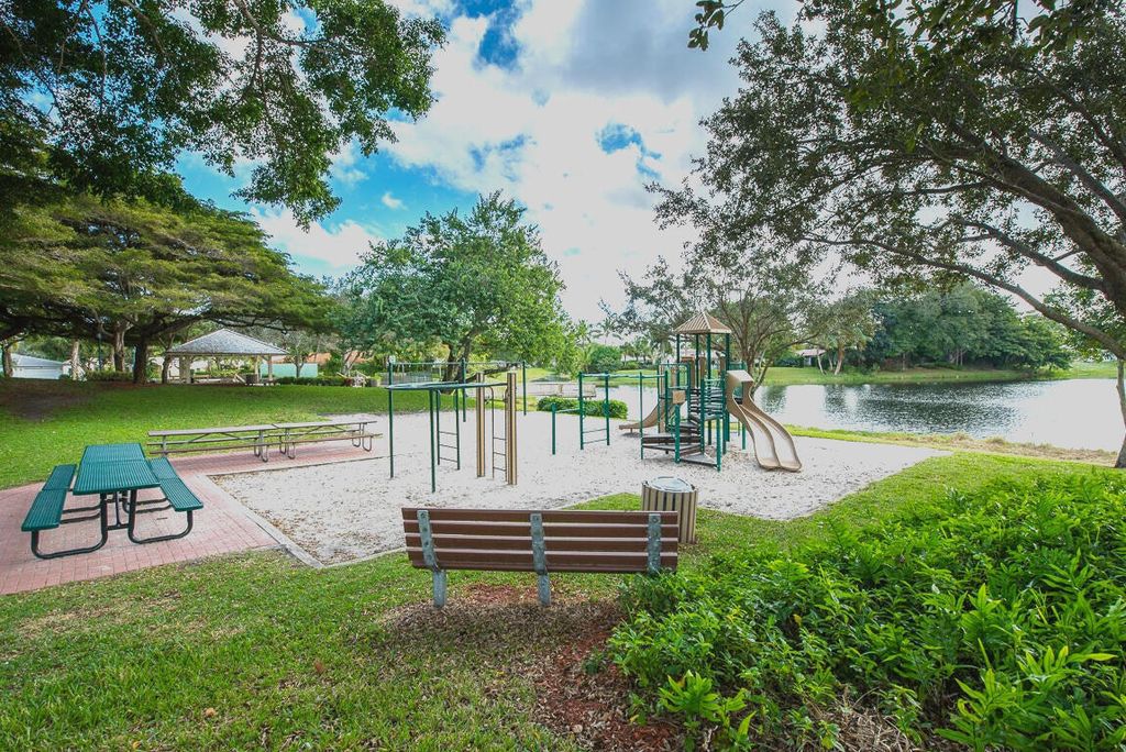 Image 51 of property listing at 2334 Timbercreek Circle NW, Boca Raton, FL 33431