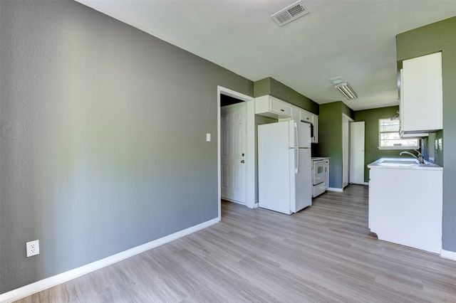 25 Clover Bend Street, La Marque, TX 77568