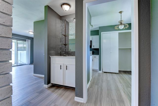 25 Clover Bend Street, La Marque, TX 77568