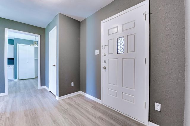 25 Clover Bend Street, La Marque, TX 77568