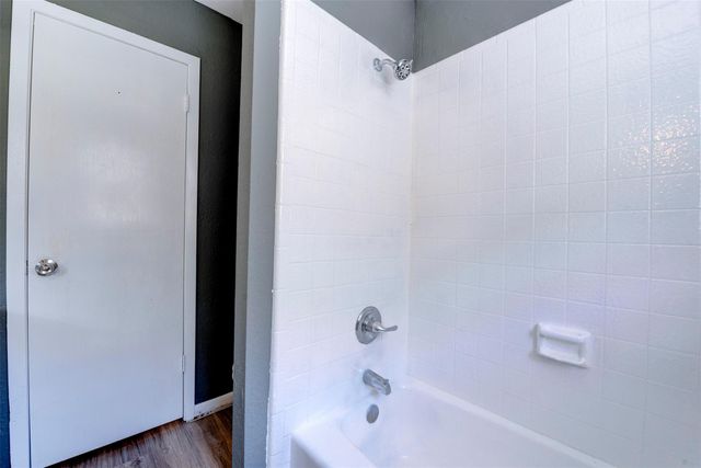 25 Clover Bend Street, La Marque, TX 77568