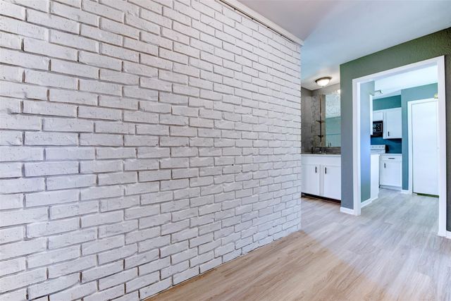 25 Clover Bend Street, La Marque, TX 77568