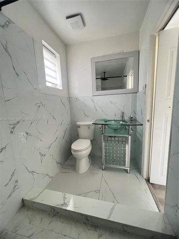 1711 Thomas Street, Hollywood, FL 33020