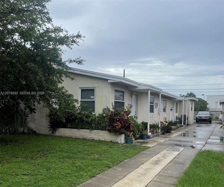 1711 Thomas Street, Hollywood, FL 33020