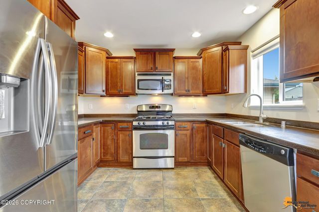 5605 Grand Teton Loop, Anchorage, AK 99502