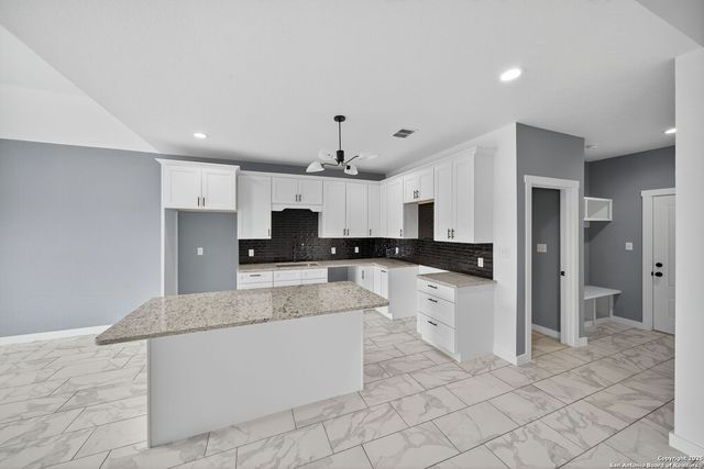 19736 Alexander Nova, Somerset, TX 78069