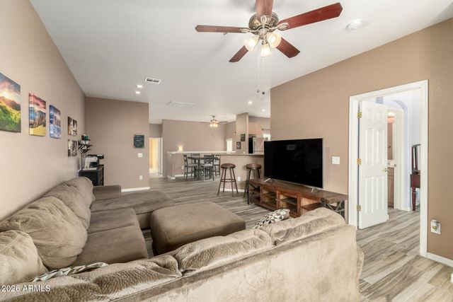 6535 E SUPERSTITION SPRINGS Boulevard 242, Mesa, AZ 85206