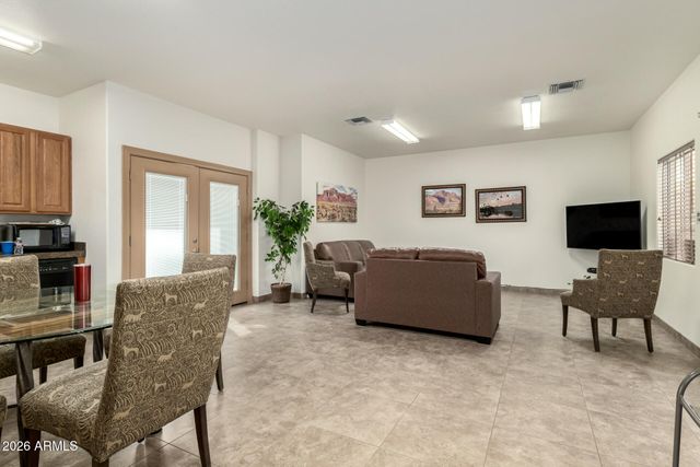 6535 E SUPERSTITION SPRINGS Boulevard 242, Mesa, AZ 85206