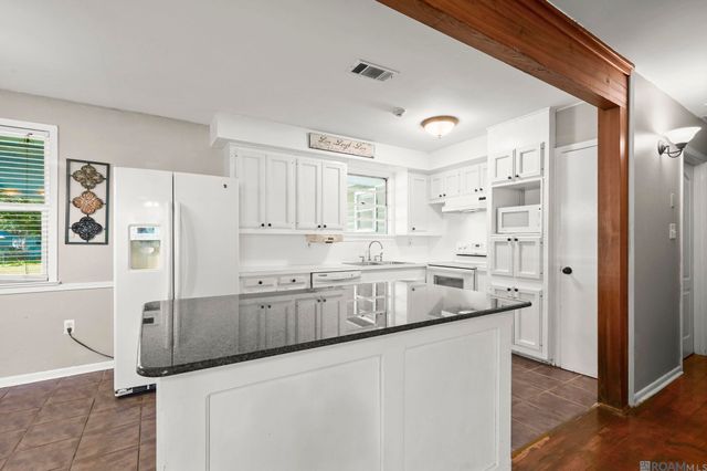 3827 Noble St, Zachary, LA 70791