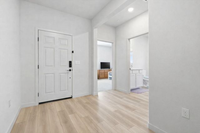 1834 W Twilight Street, Hanford, CA 93230