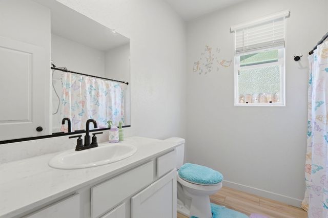 1834 W Twilight Street, Hanford, CA 93230