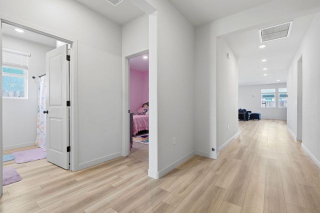 1834 W Twilight Street, Hanford, CA 93230