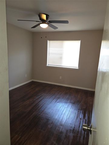 6303 Gladewell Drive, Houston, TX 77072