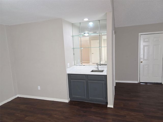 6303 Gladewell Drive, Houston, TX 77072