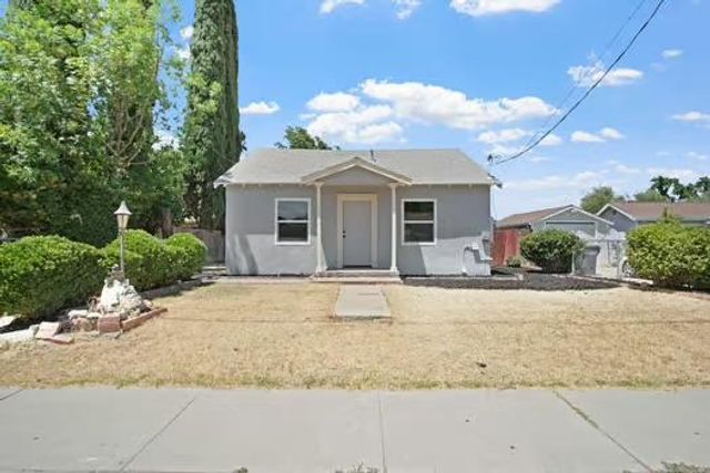 223 Alaska St, Turlock, CA 95380