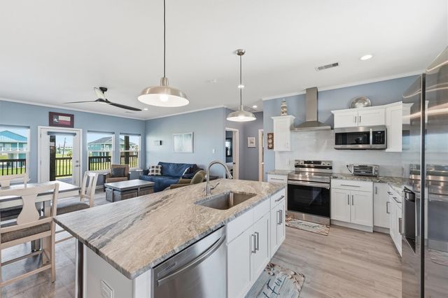 18307 Warrior Road, Galveston, TX 77554