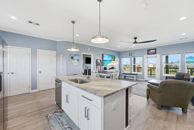 18307 Warrior Road, Galveston, TX 77554