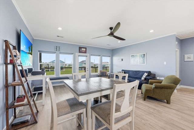 18307 Warrior Road, Galveston, TX 77554