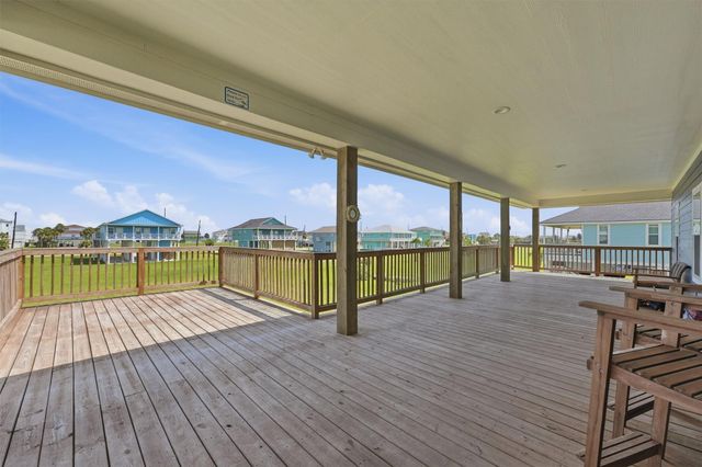 18307 Warrior Road, Galveston, TX 77554