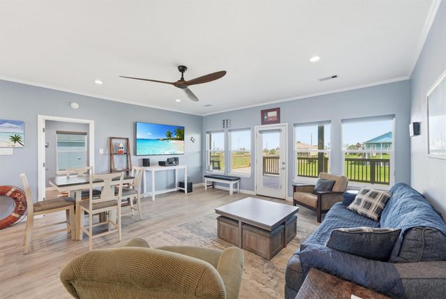 18307 Warrior Road, Galveston, TX 77554
