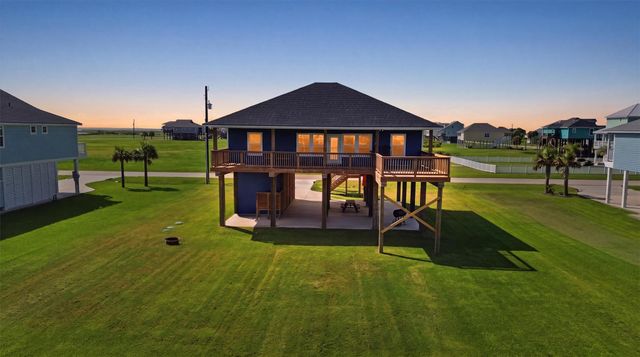 18307 Warrior Road, Galveston, TX 77554