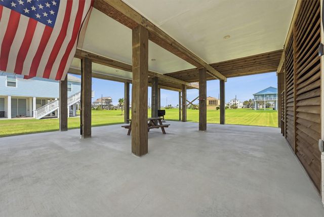 18307 Warrior Road, Galveston, TX 77554
