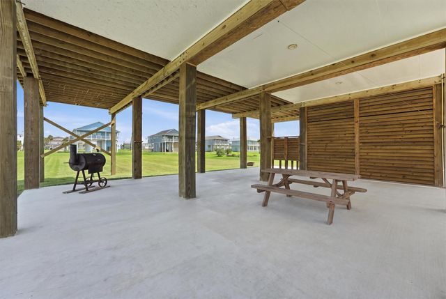 18307 Warrior Road, Galveston, TX 77554
