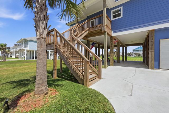 18307 Warrior Road, Galveston, TX 77554