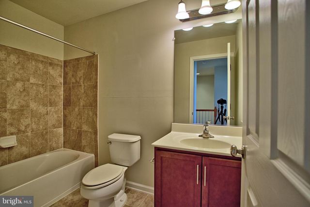 9612 STOCKWELL LN, Fairfax, VA 22031