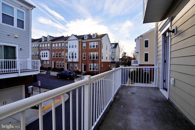 9612 STOCKWELL LN, Fairfax, VA 22031