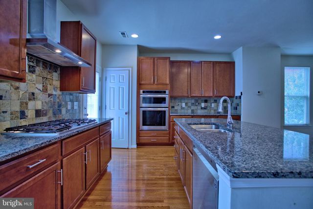 9612 STOCKWELL LN, Fairfax, VA 22031