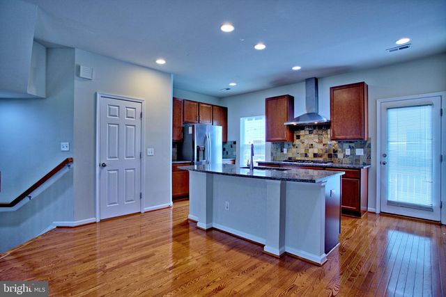 9612 STOCKWELL LN, Fairfax, VA 22031