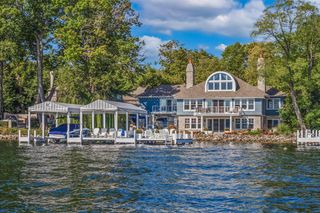 8 Hillside DRIVE, Lake Geneva, WI 53147