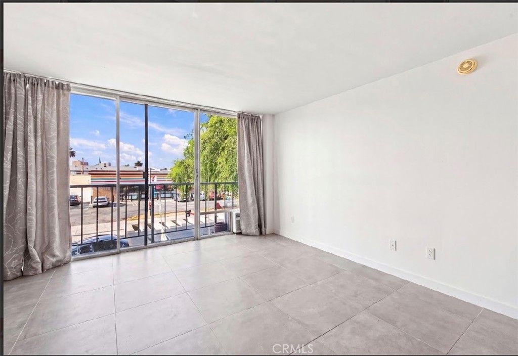 375 Atlantic Avenue 201, Long Beach, CA 90802 — photo 2