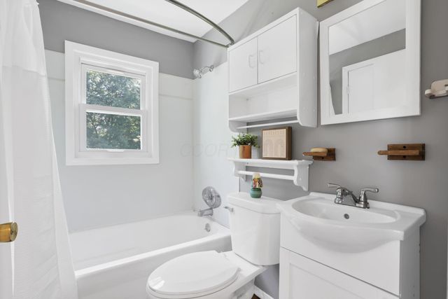 2223 Delavan Drive, Columbus, OH 43219