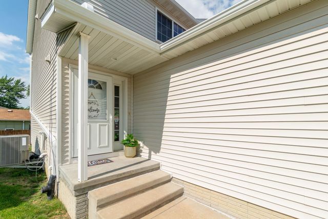 1101 Lois Lane, Waterloo, IA 50702