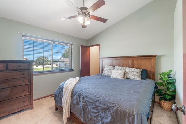 1101 Lois Lane, Waterloo, IA 50702