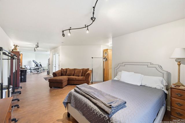 3019 Single Peak, San Antonio, TX 78261