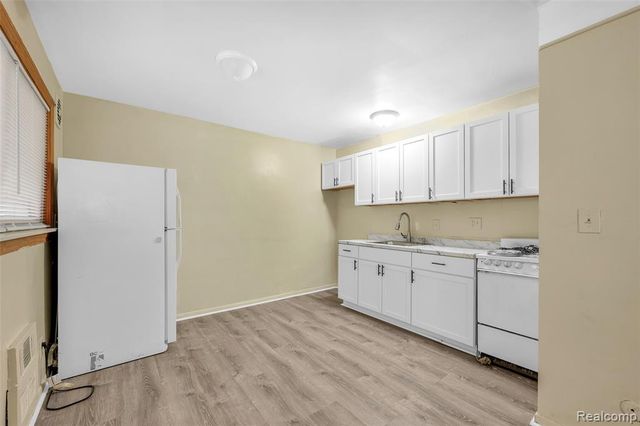 16721 Greenfield Road, Detroit, MI 48235