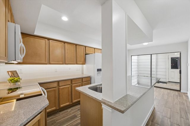 12625 Memorial Drive 42, Houston, TX 77024