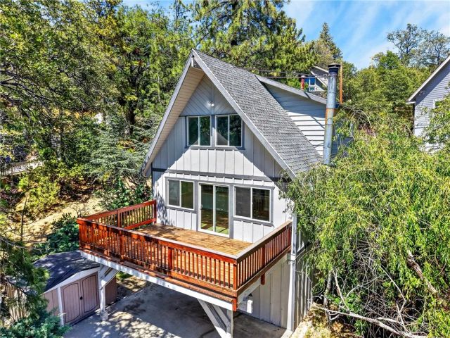 1106 Grass Valley Rd, Lake Arrowhead, CA 92352