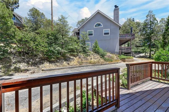1106 Grass Valley Rd, Lake Arrowhead, CA 92352