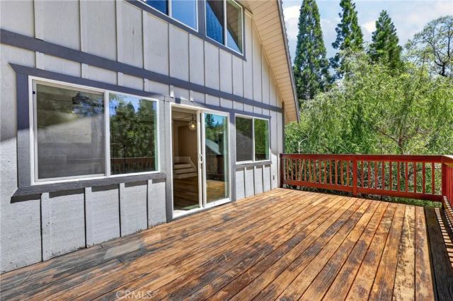 1106 Grass Valley Rd, Lake Arrowhead, CA 92352