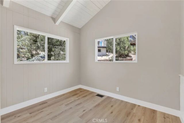 1106 Grass Valley Rd, Lake Arrowhead, CA 92352