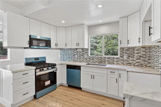 1106 Grass Valley Rd, Lake Arrowhead, CA 92352