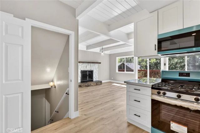 1106 Grass Valley Rd, Lake Arrowhead, CA 92352