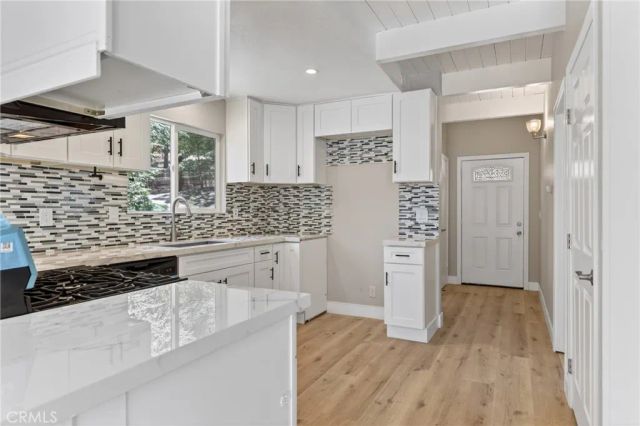 1106 Grass Valley Rd, Lake Arrowhead, CA 92352
