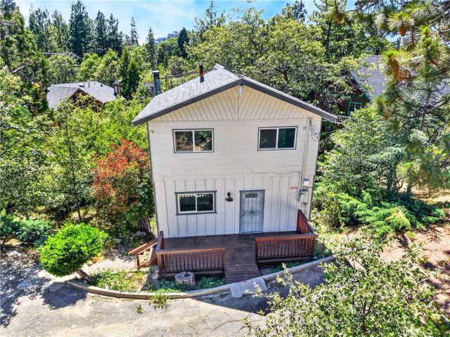 1106 Grass Valley Rd, Lake Arrowhead, CA 92352
