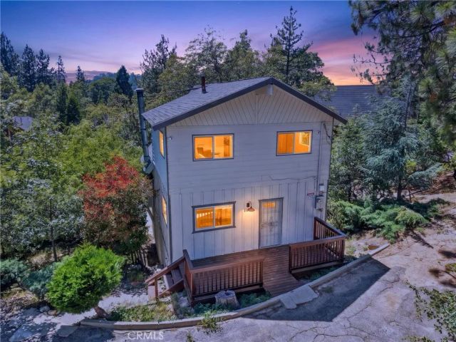 1106 Grass Valley Rd, Lake Arrowhead, CA 92352
